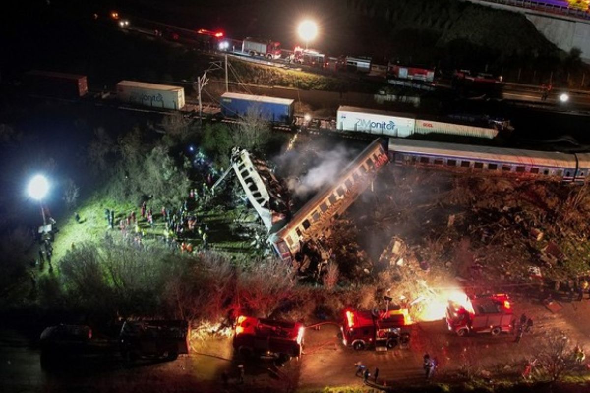 29 killed, 85 injured in Greece as passenger trains collide