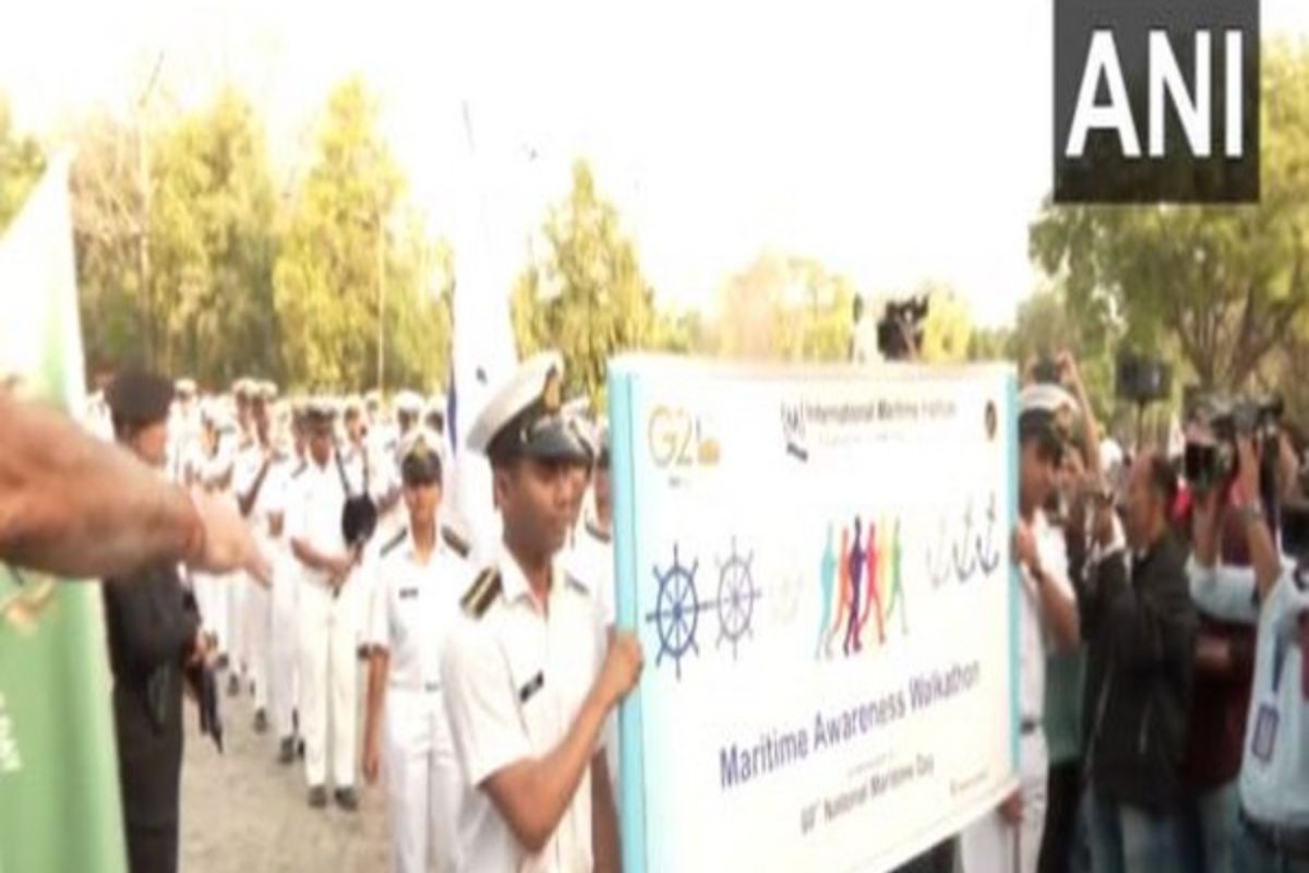 Union Minister flags off Walkathon on 60th National Maritime Day