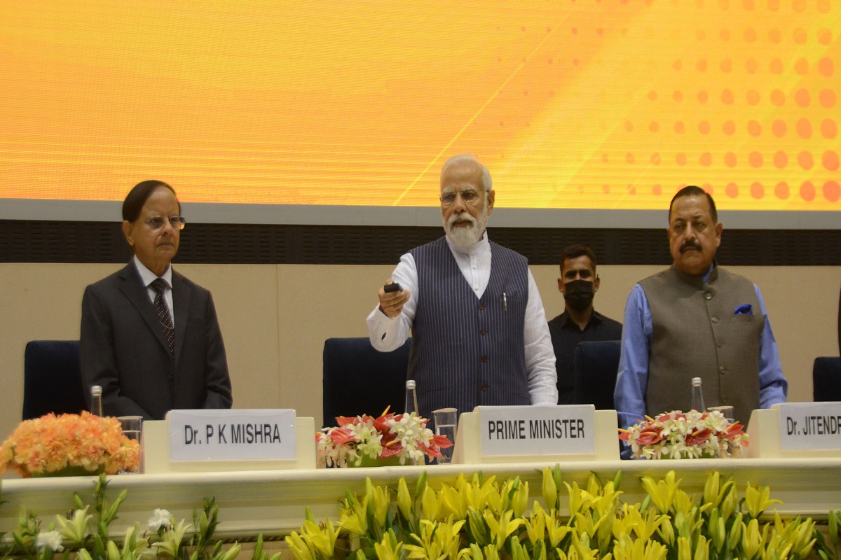 Viksit Bharat possible with civil servants’ support to aspirations: PM
