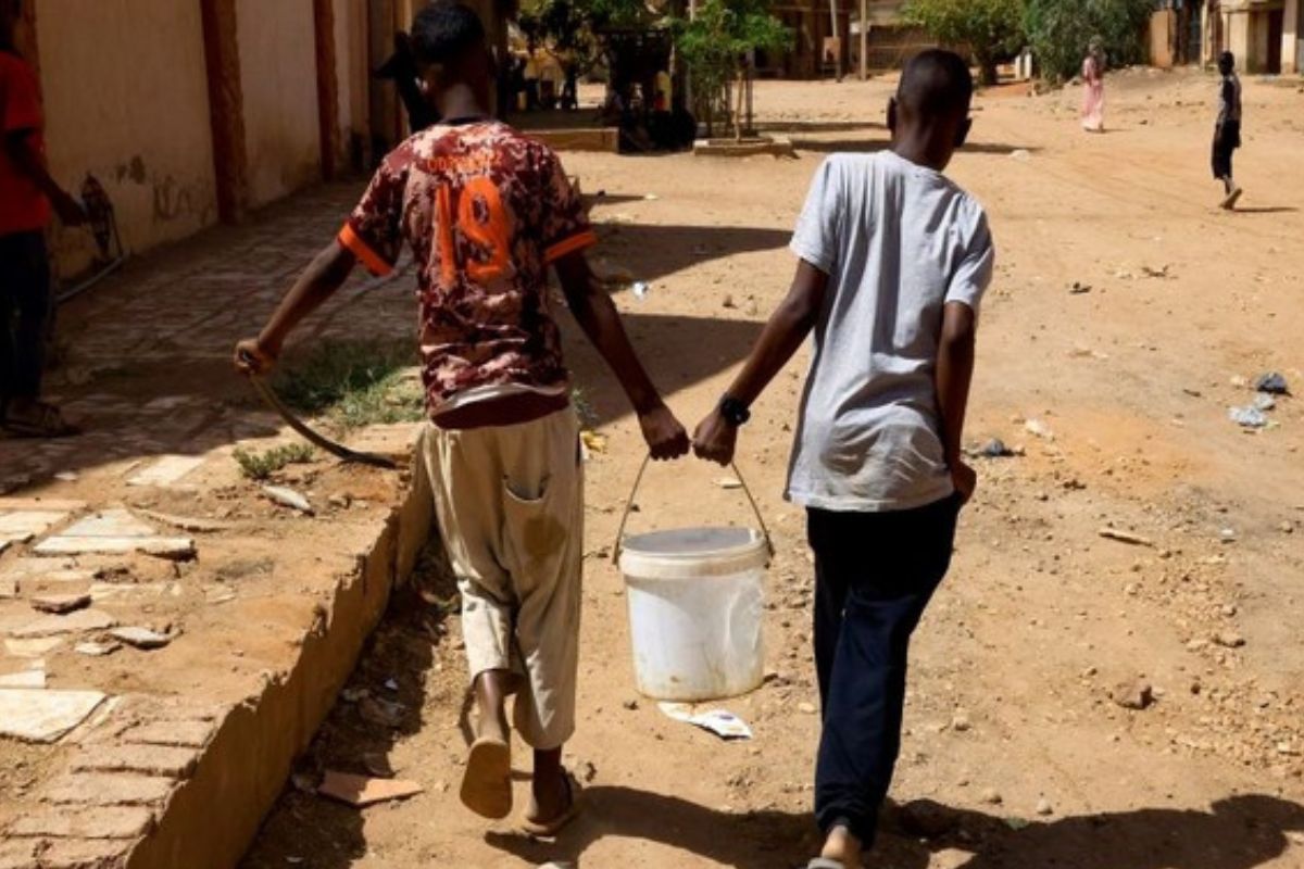 Sudan crisis: Warring factions agree to 72-hour ceasefire