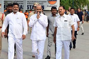 Out on bail, Telangana BJP chief holds roadshow