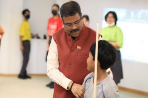 Union Minister Dharmendra Pradhan meets students, teachers in Singapore