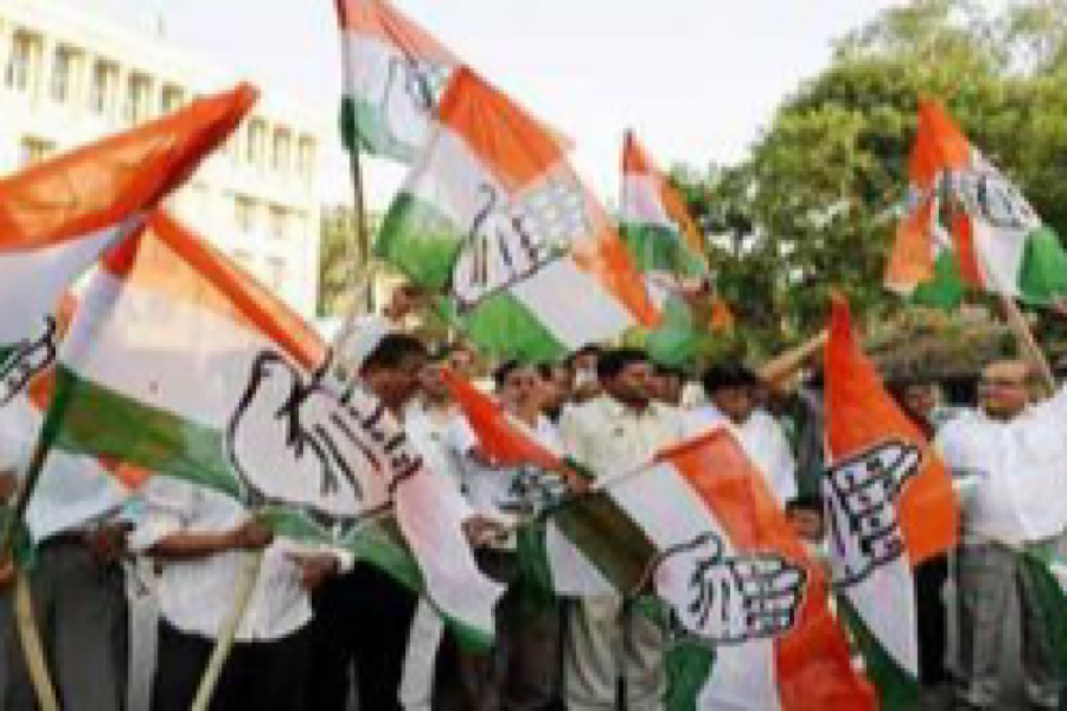 Early trends show Congress inching towards halfway mark in Karnataka