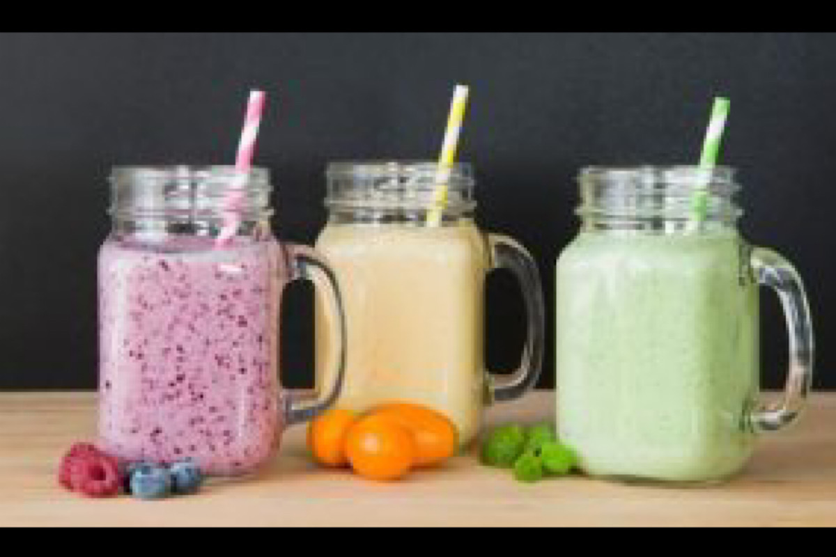 Healthy smoothie and juice recipes for energy and vitality