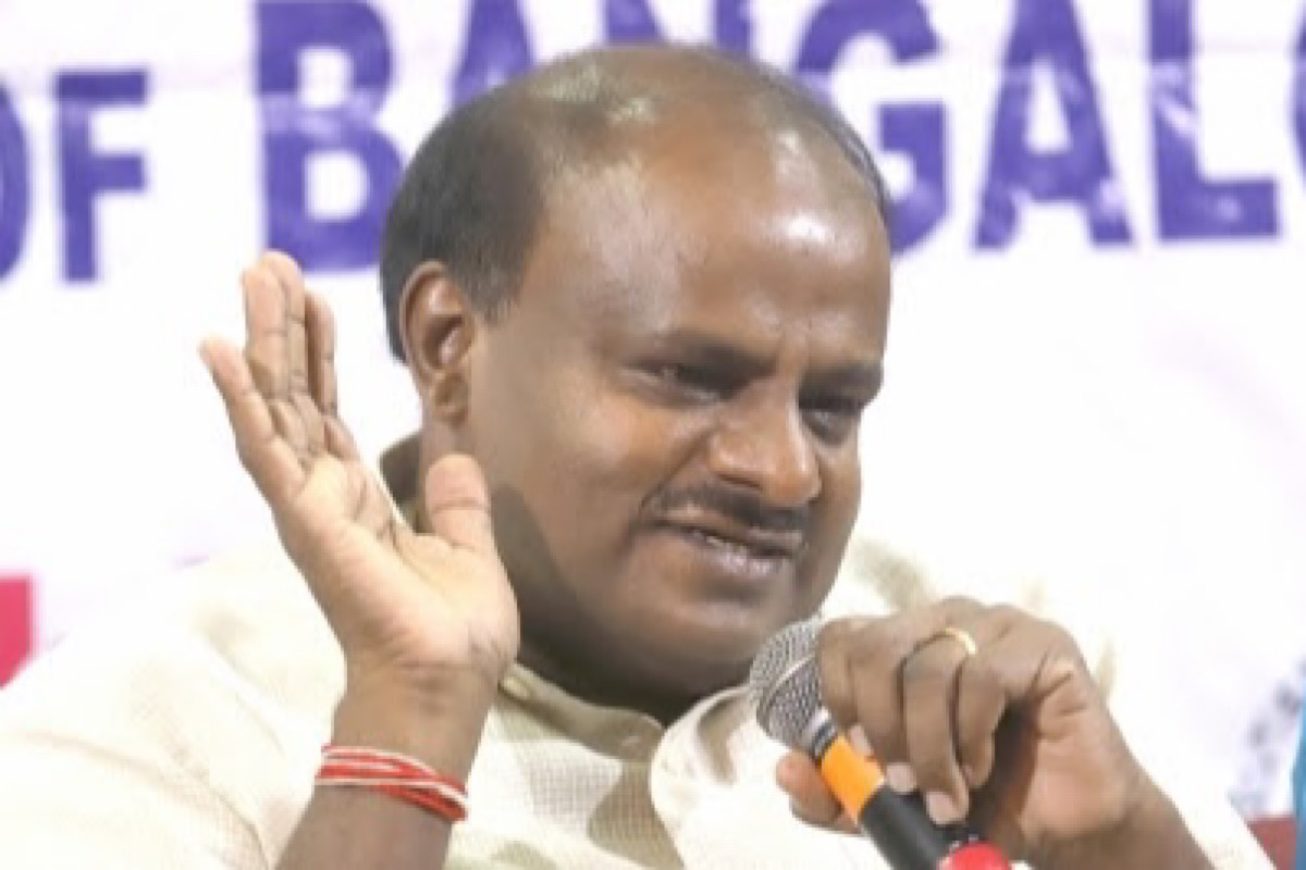 Kumaraswamy to be ‘king’ as BJP, Cong ‘eye’ post-poll alliance with Sources