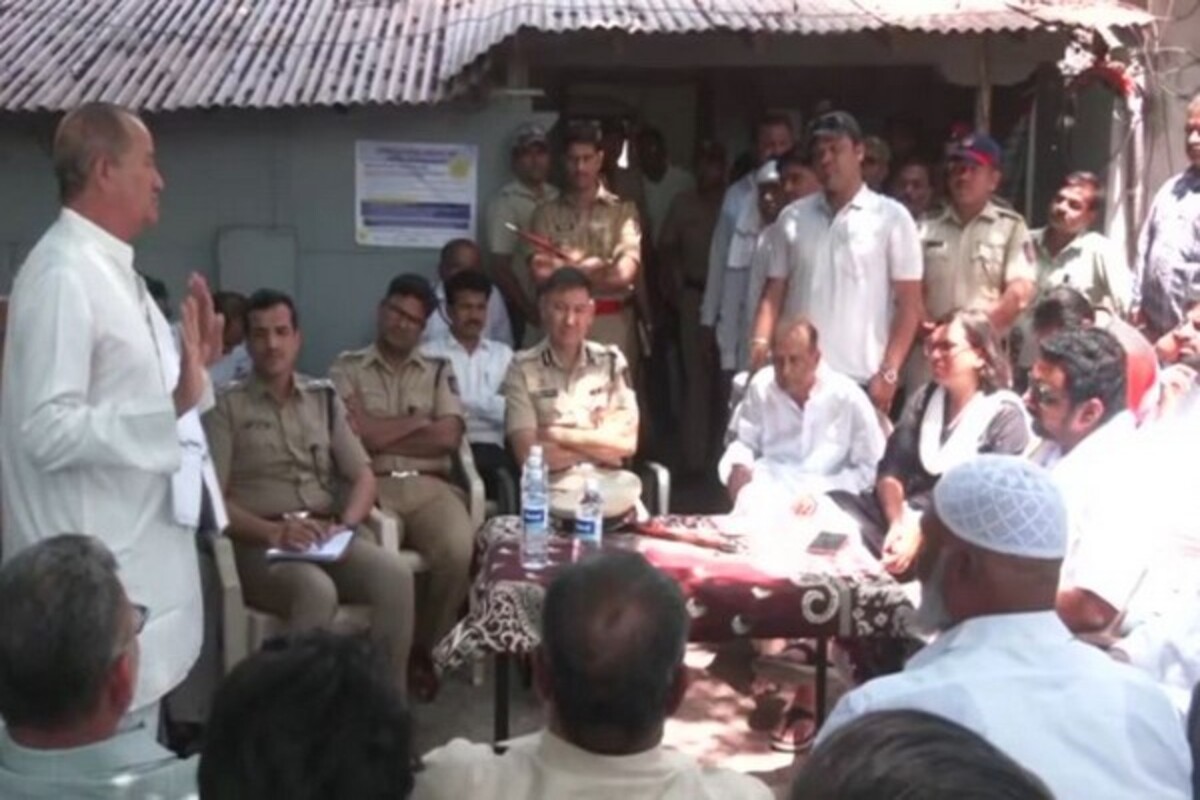 Akola clash: Collector holds peace committee meeting with police, representatives of religious communities