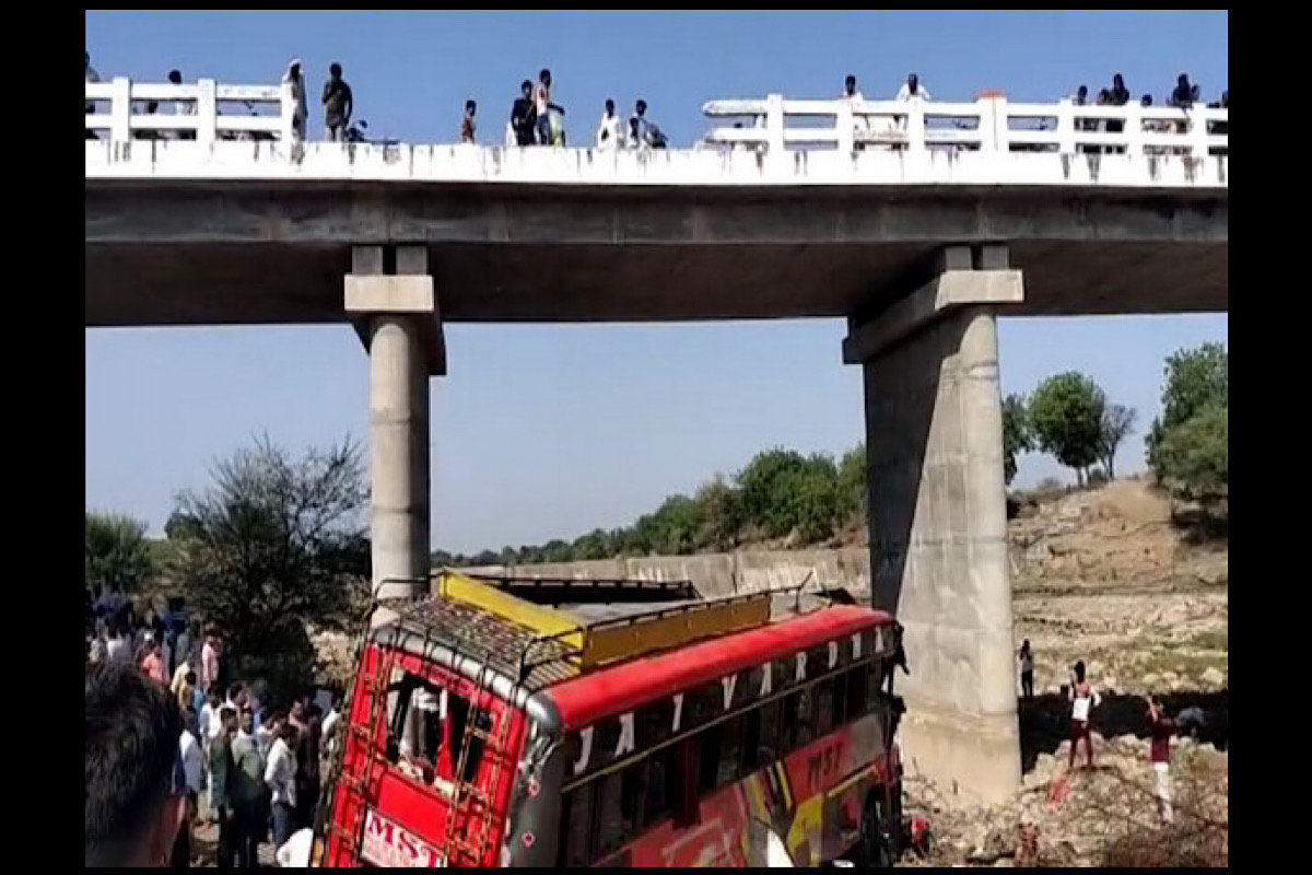 15 dead, 25 injured after bus falls off bridge in MP’s Khargone; ex-gratia announced