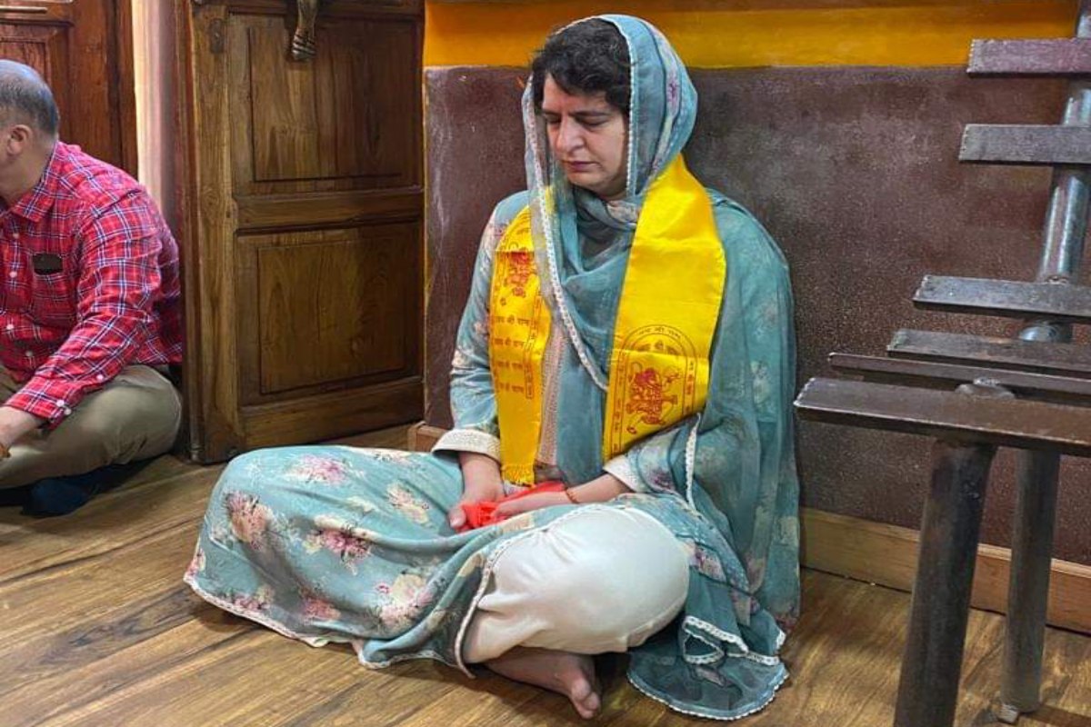 Priyanka Gandhi visits famous Hanuman temple in Shimla