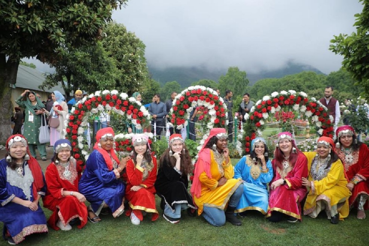 After the G20 event, it’s time for foreign delegates to chill at Srinagar’s Mughal Garden