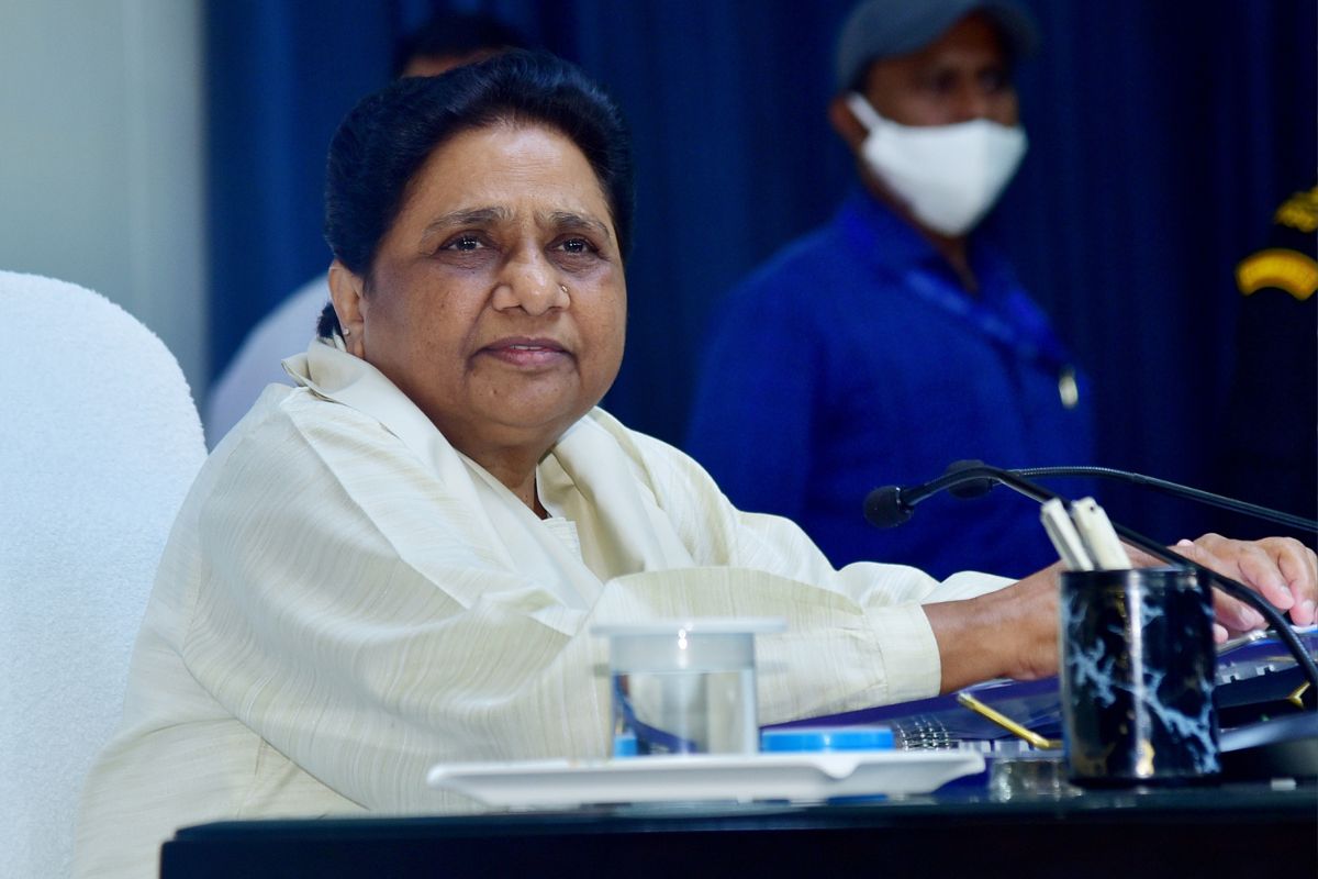 BJP, Congress in the rat race of becoming Hinduvadi, alleges Mayawati