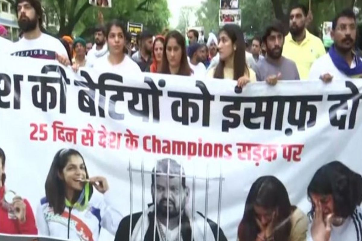 Delhi: Protesting wrestlers march to Bangla Sahib Gurudwara amid protest against WFI chief