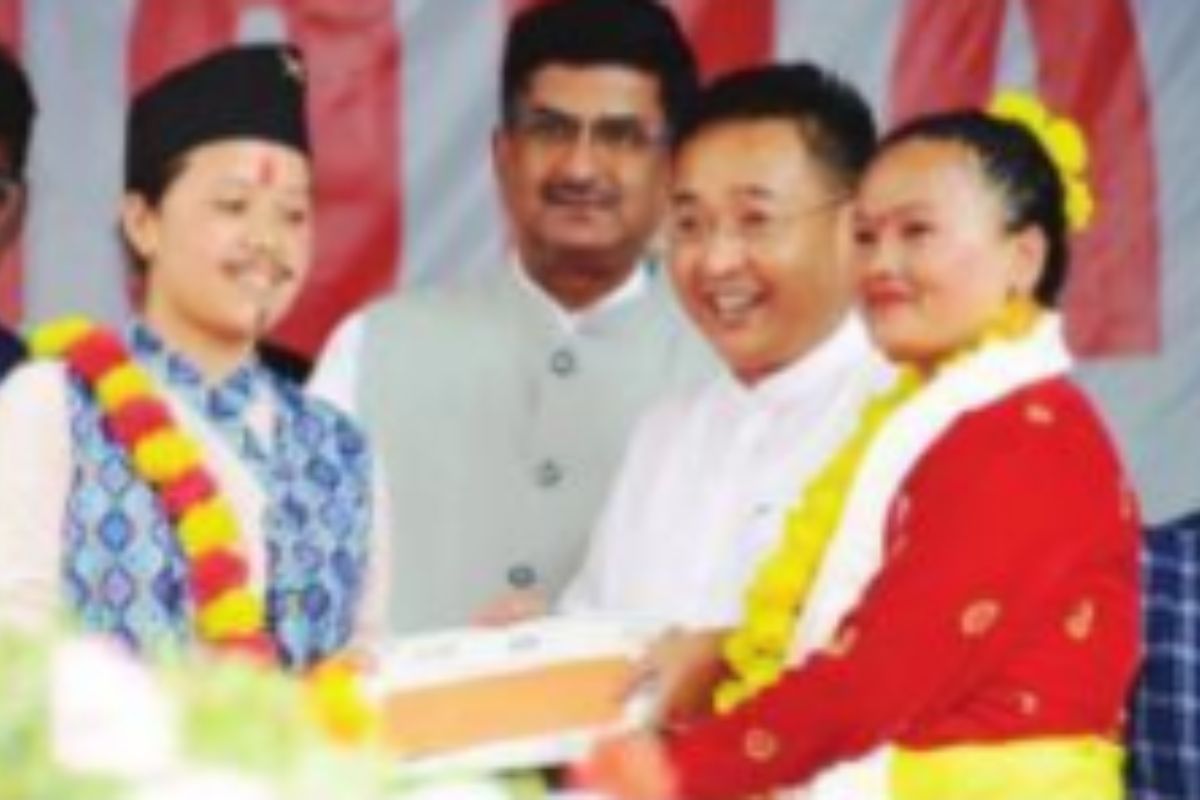 Sikkim CM Golay rolls out schemes for labourers