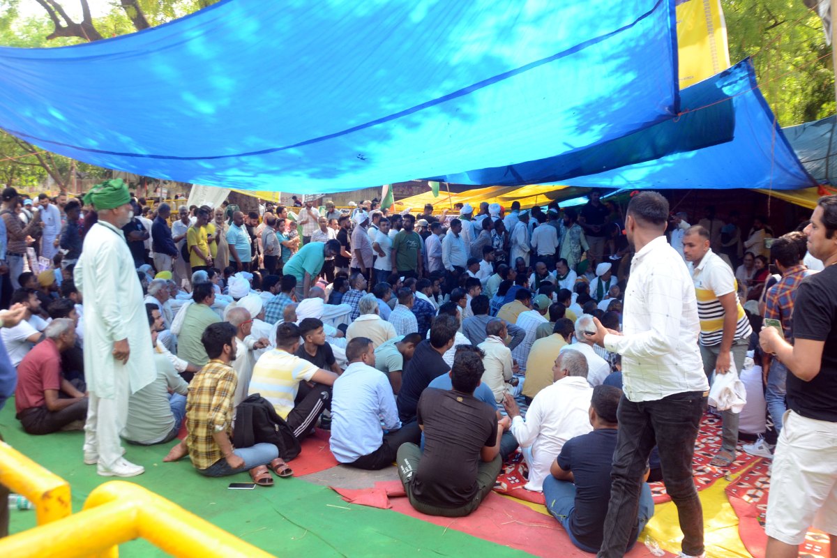 Farmers, Khaps gather at Jantar Mantar in support of wrestlers