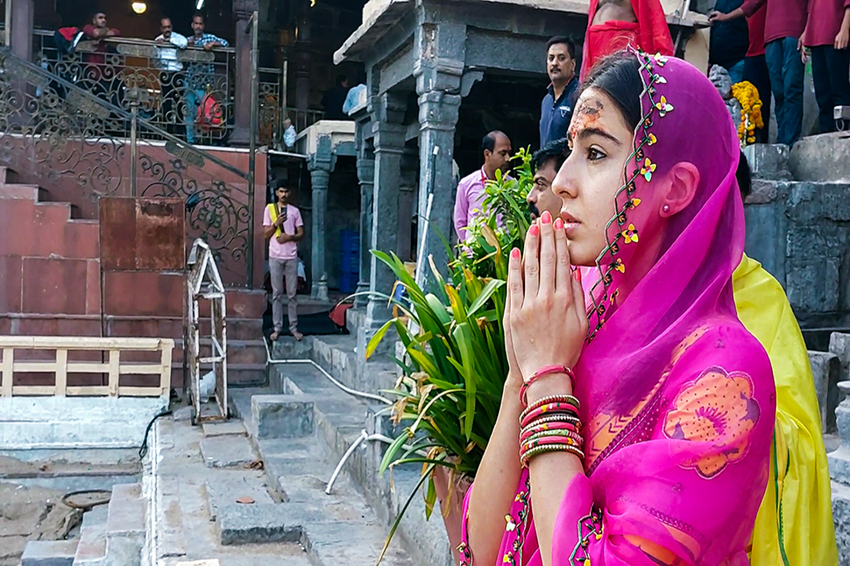 Sara Ali Khan defies trolls over Ujjain’s Mahakal Temple visit, affirms to continue it