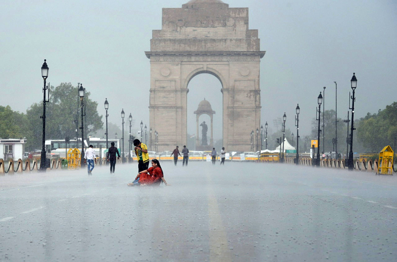 Delhi records 25.4 degree min temperature, moderate rain predicted