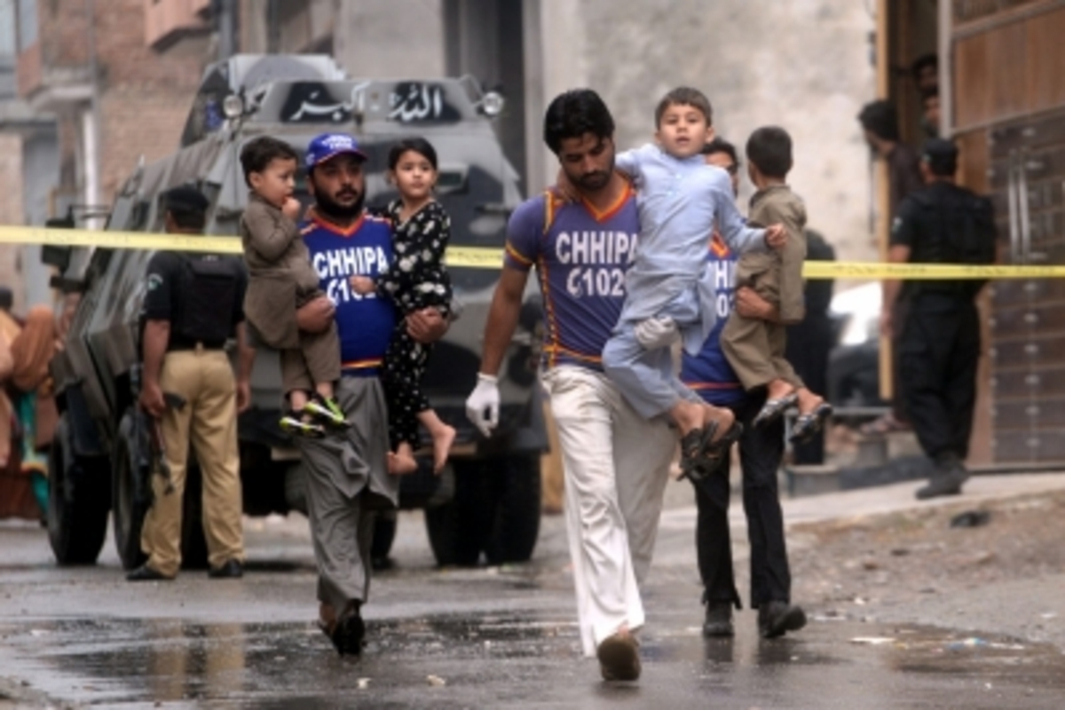 2 soldiers, 2 terrorists killed in encounter in Pakistan