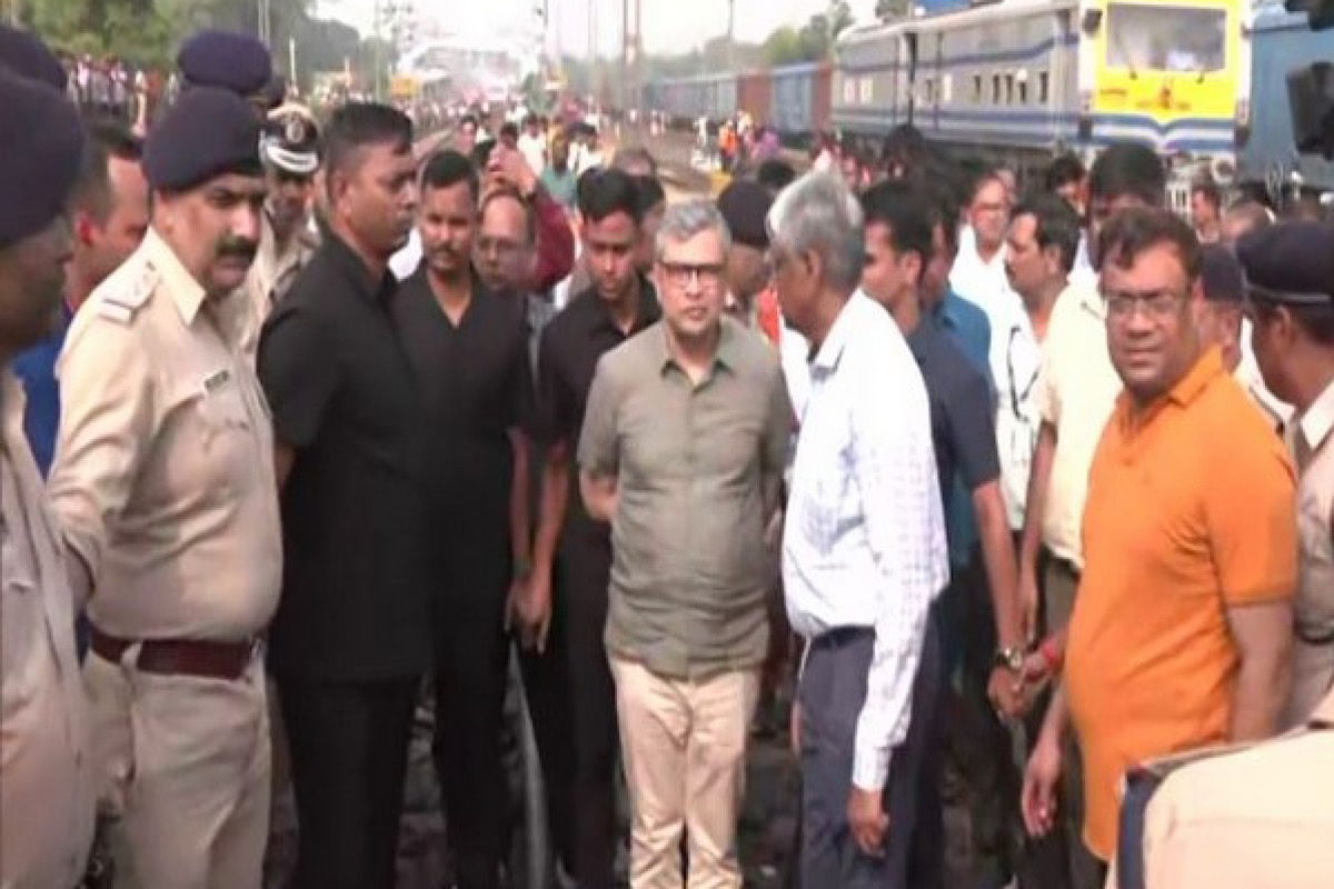 Ashwini Vaishnaw arrives at train accident spot in Odisha’s Balasore
