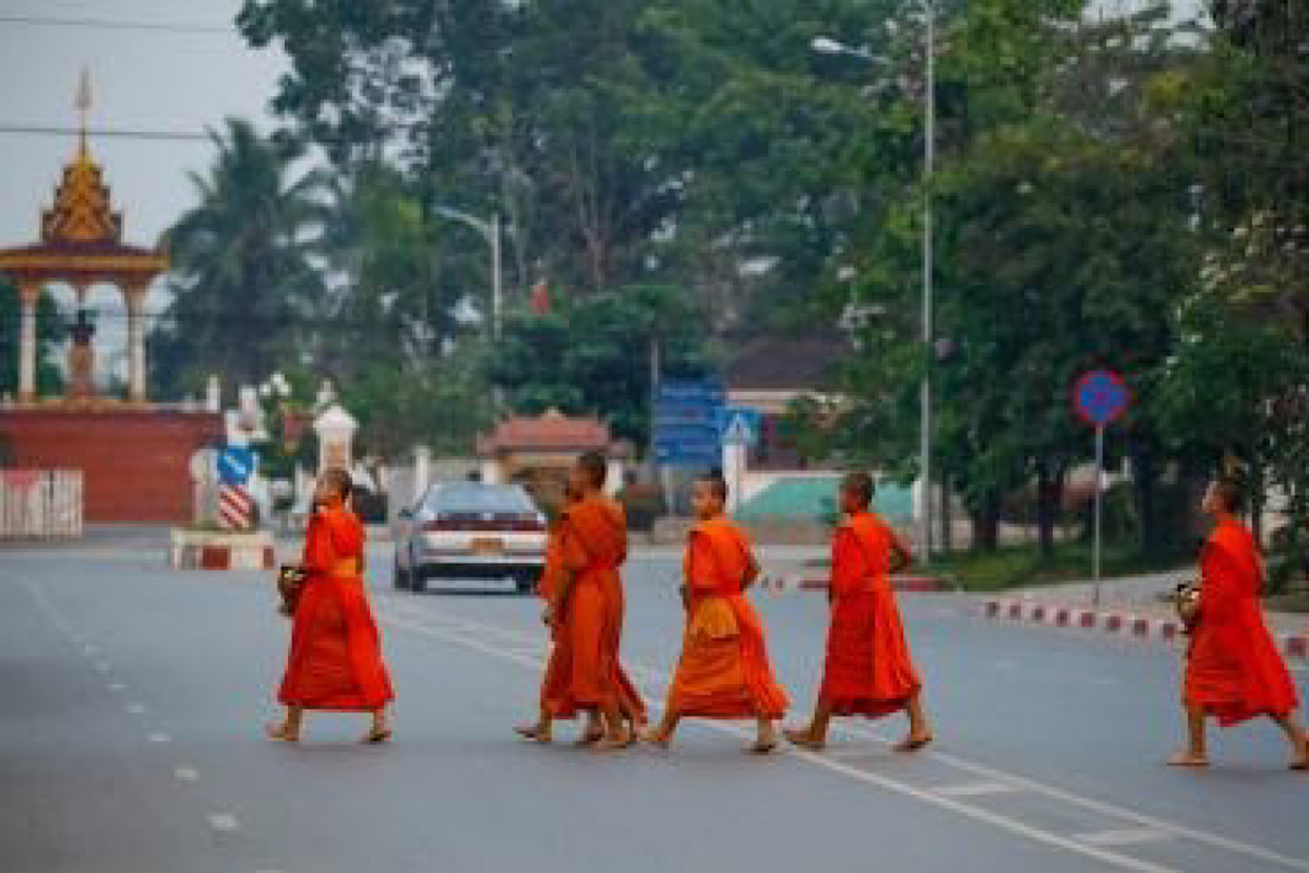 Lao govt pledges to tackle economic woes