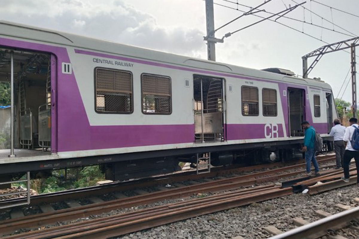 Mumbai: Empty local train derails at Ambarnath Railway Station, no causalities reported