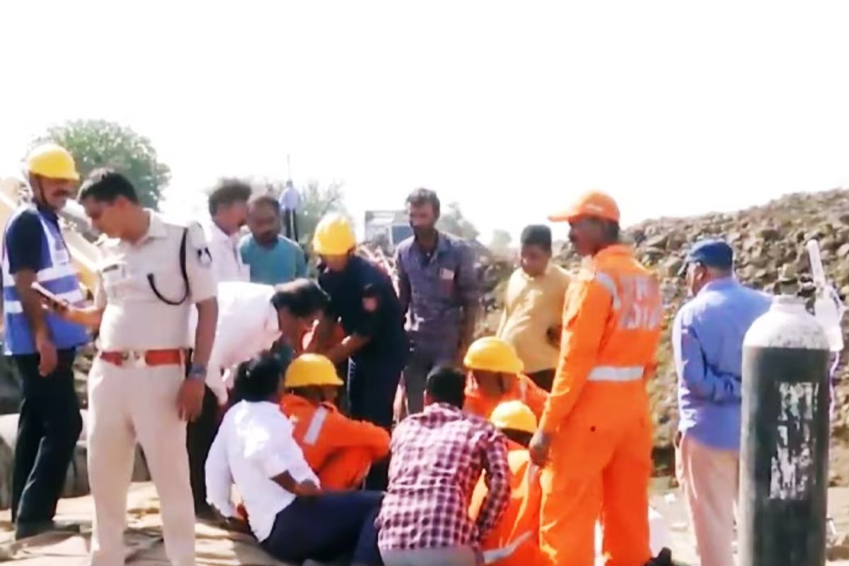 Baby girl pulled out of 300-deep borewell alive after three days