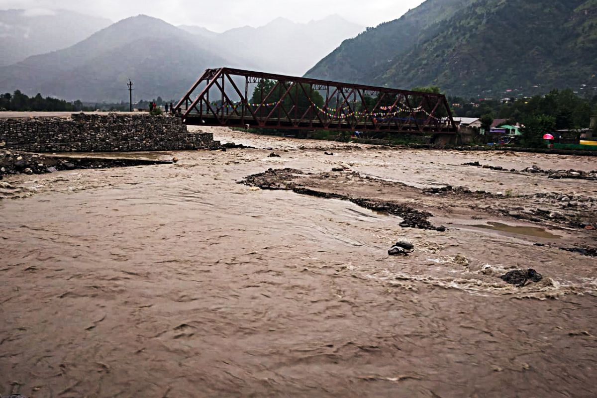 Flash floods wreak havoc in Himachal Pradesh