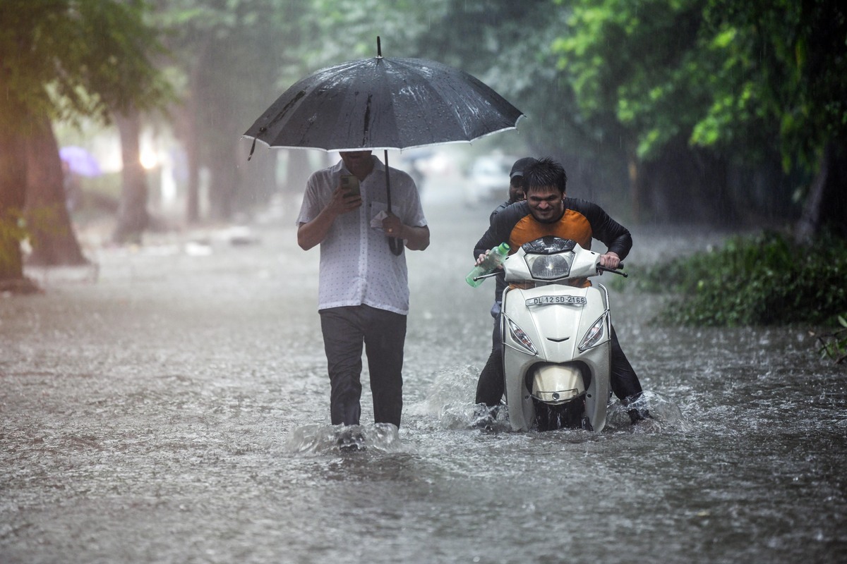 Heavy rains again in North India on July 10, tourists advised against travel