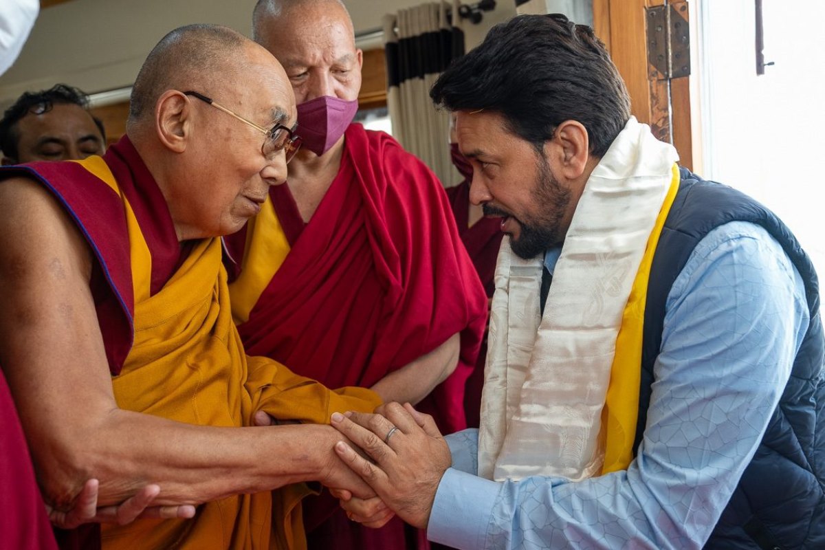 Dalai Lama gets grand reception on reaching Leh