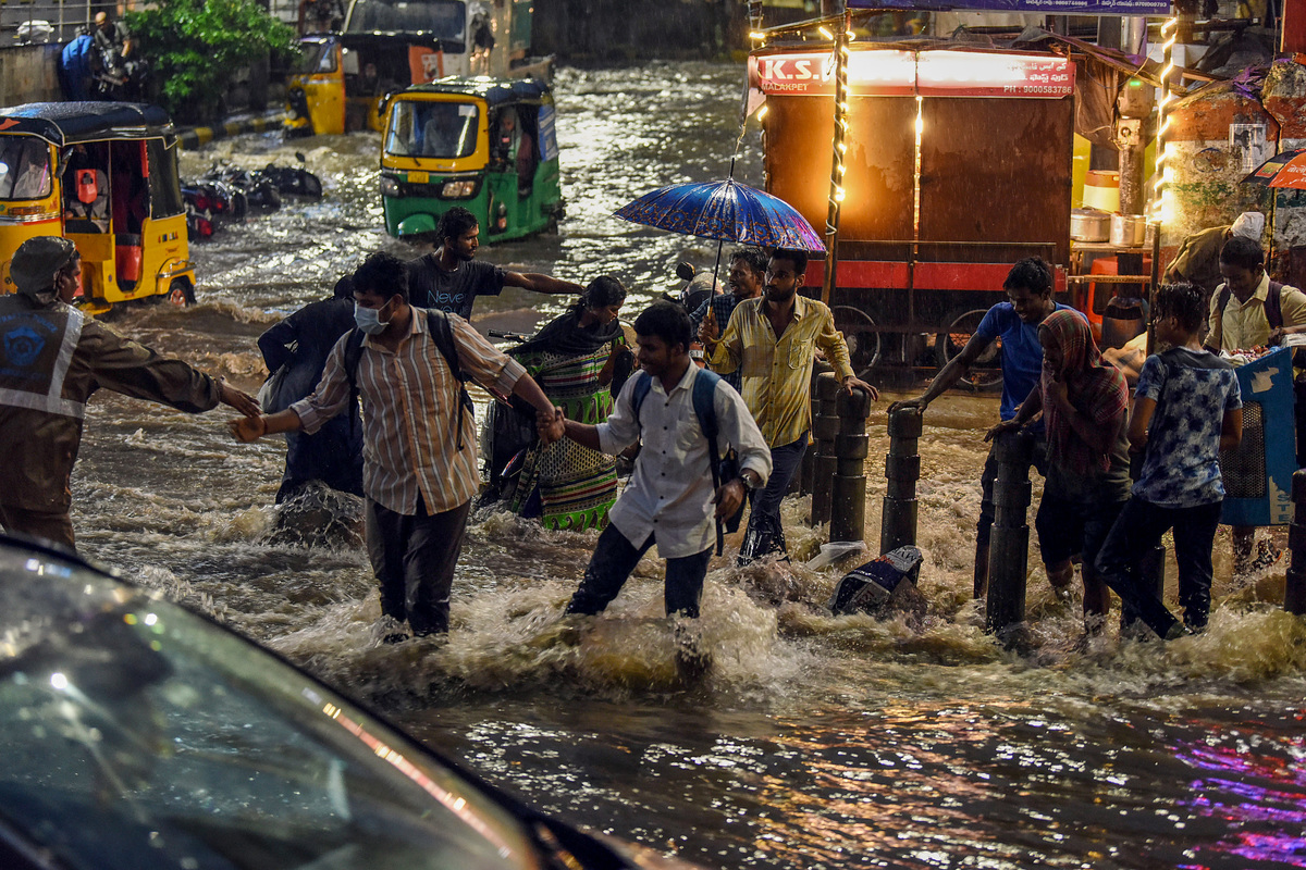 Telangana Schools, courts closed amid rain alert