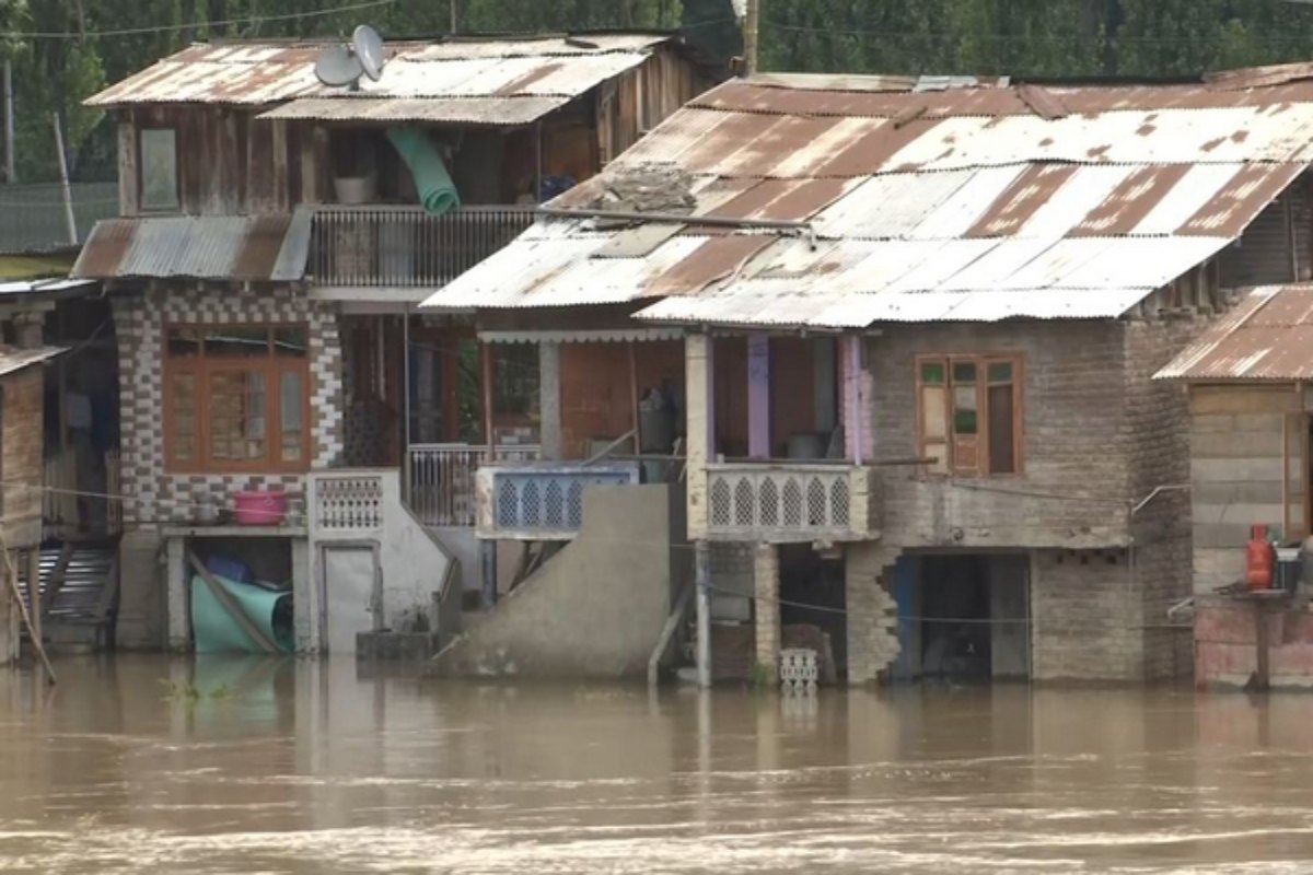 River Jhelum swells as rains lash J-K, IMD issues red alert
