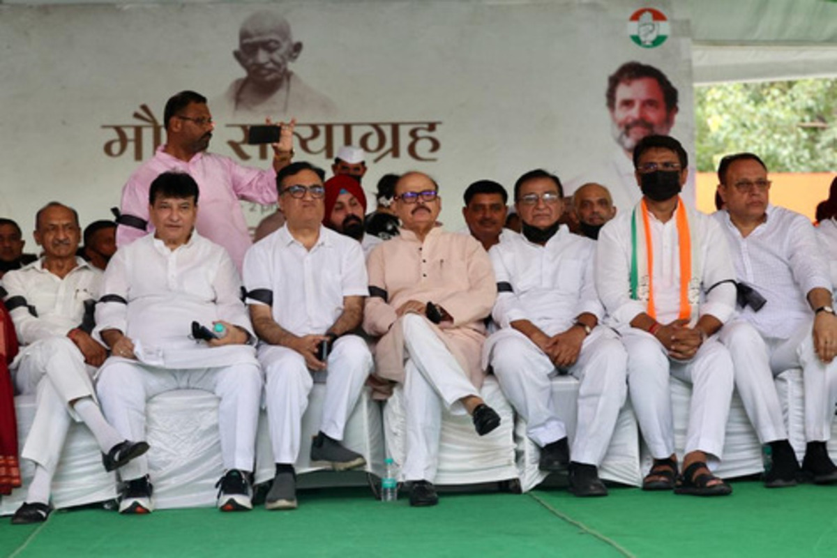 Delhi Congress holds ‘Maun Satyagraha’ against BJP govt