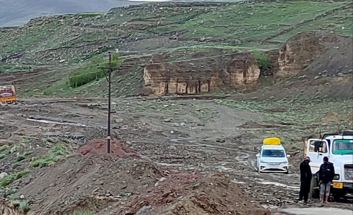 Tourists, locals stranded in Leh due to flash floods rescued