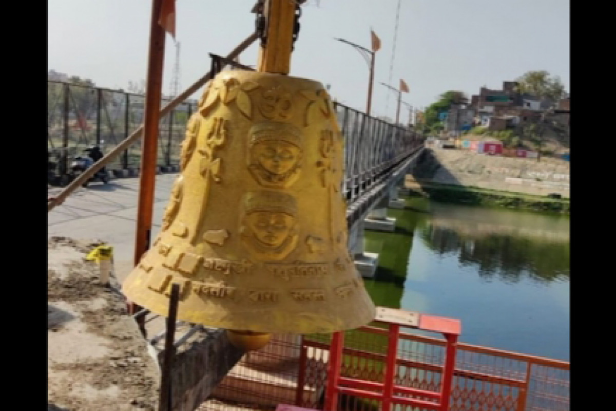 Minor girl found hanging from bell at temple gate in Ayodhya