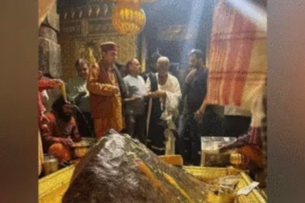 Man who clicked Morari Bapu’s photo inside Kedarnath temple fined