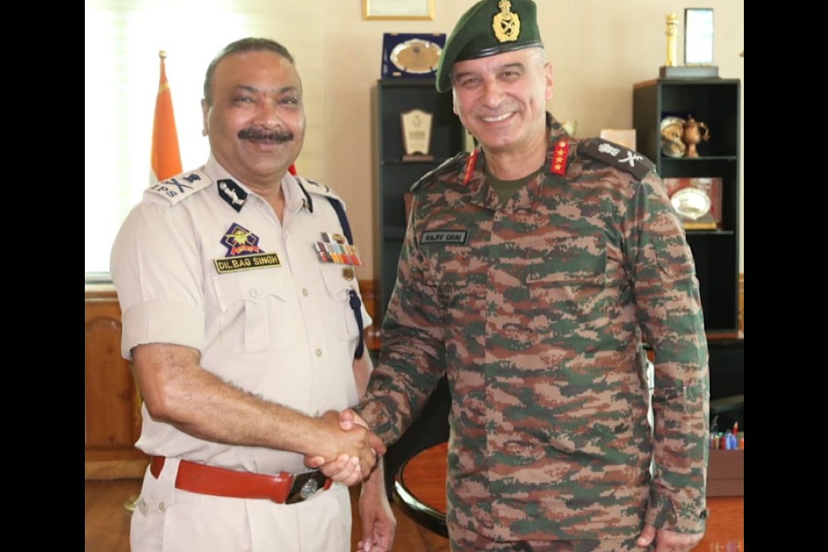 GOC 15 Corps, DGP discuss measures to counter new tactics of terrorists