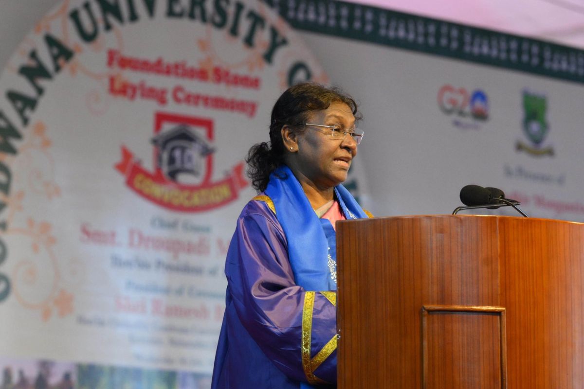 President praises Gondwana University work for tribals