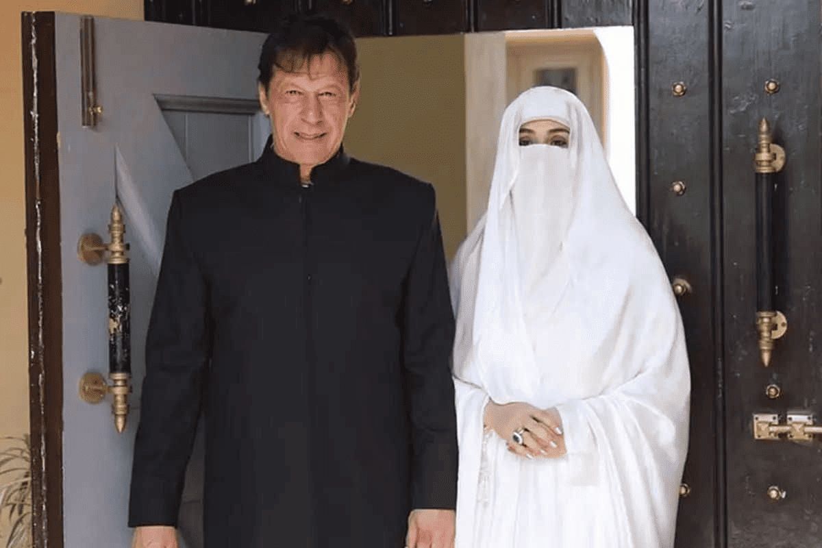 Pakistan: NAB summons Imran Khan, his wife Bushra Bibi