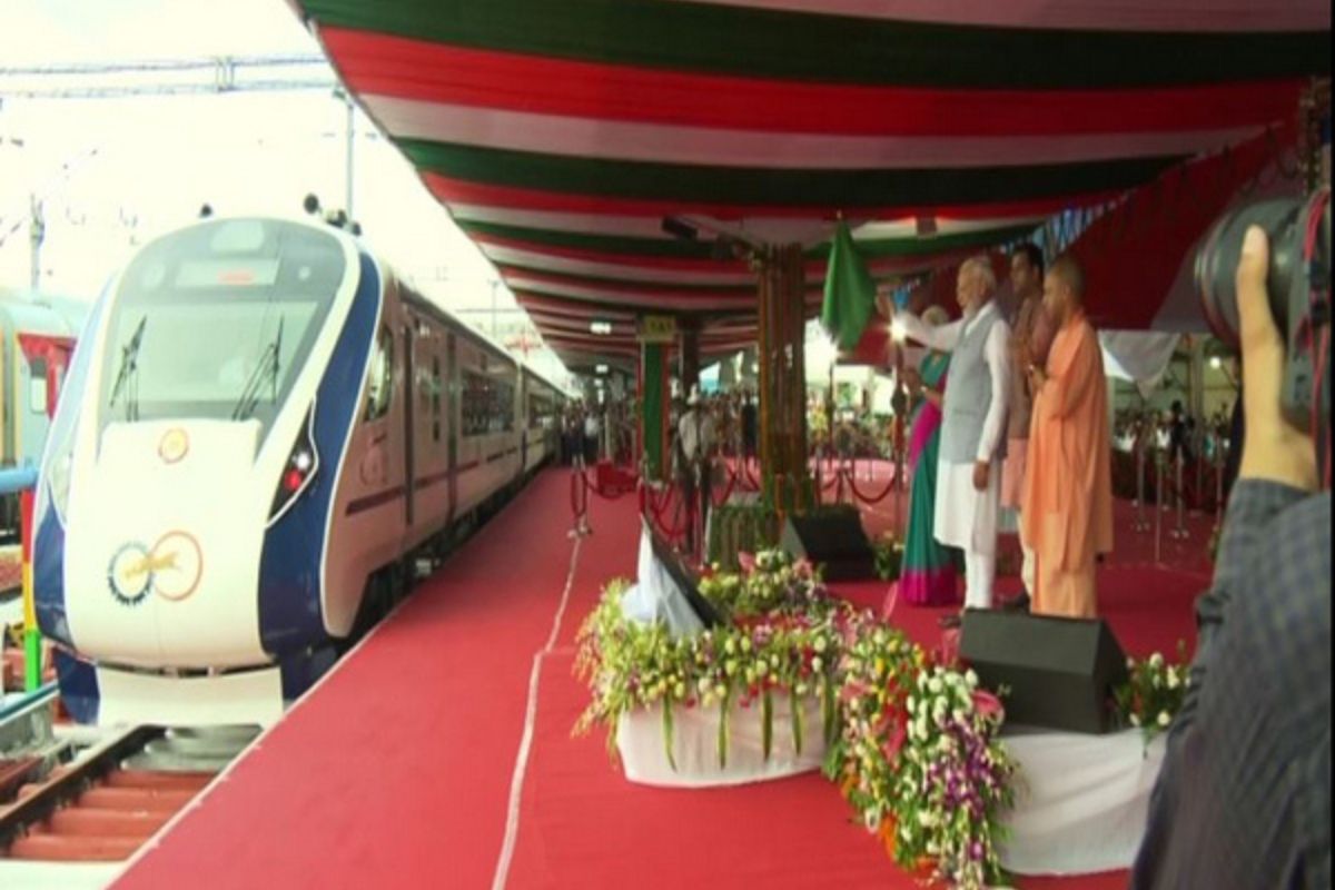 “A new flight to middle class,”: PM Modi flags off Vande Bharat Express in UP’s Gorakhpur