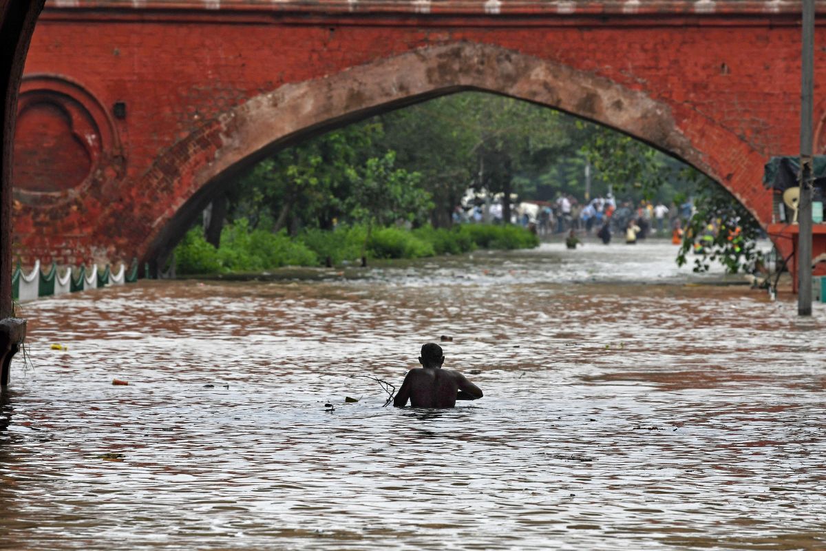 Chaos in Delhi as Yamuna swells to record high