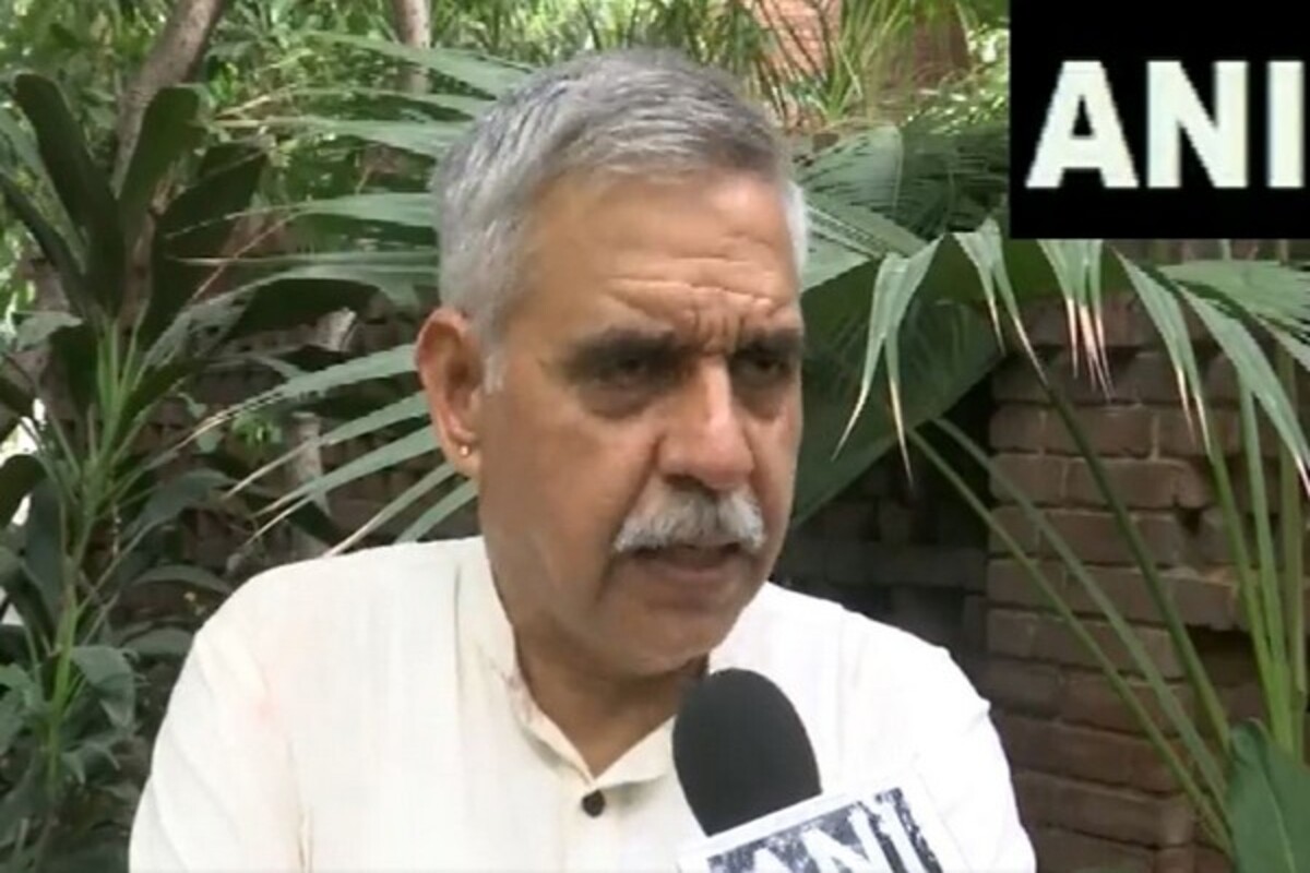 “Kejriwal was opposing Centre’s Ordinance because he had to save himself”: Congress’ Sandeep Dikshit