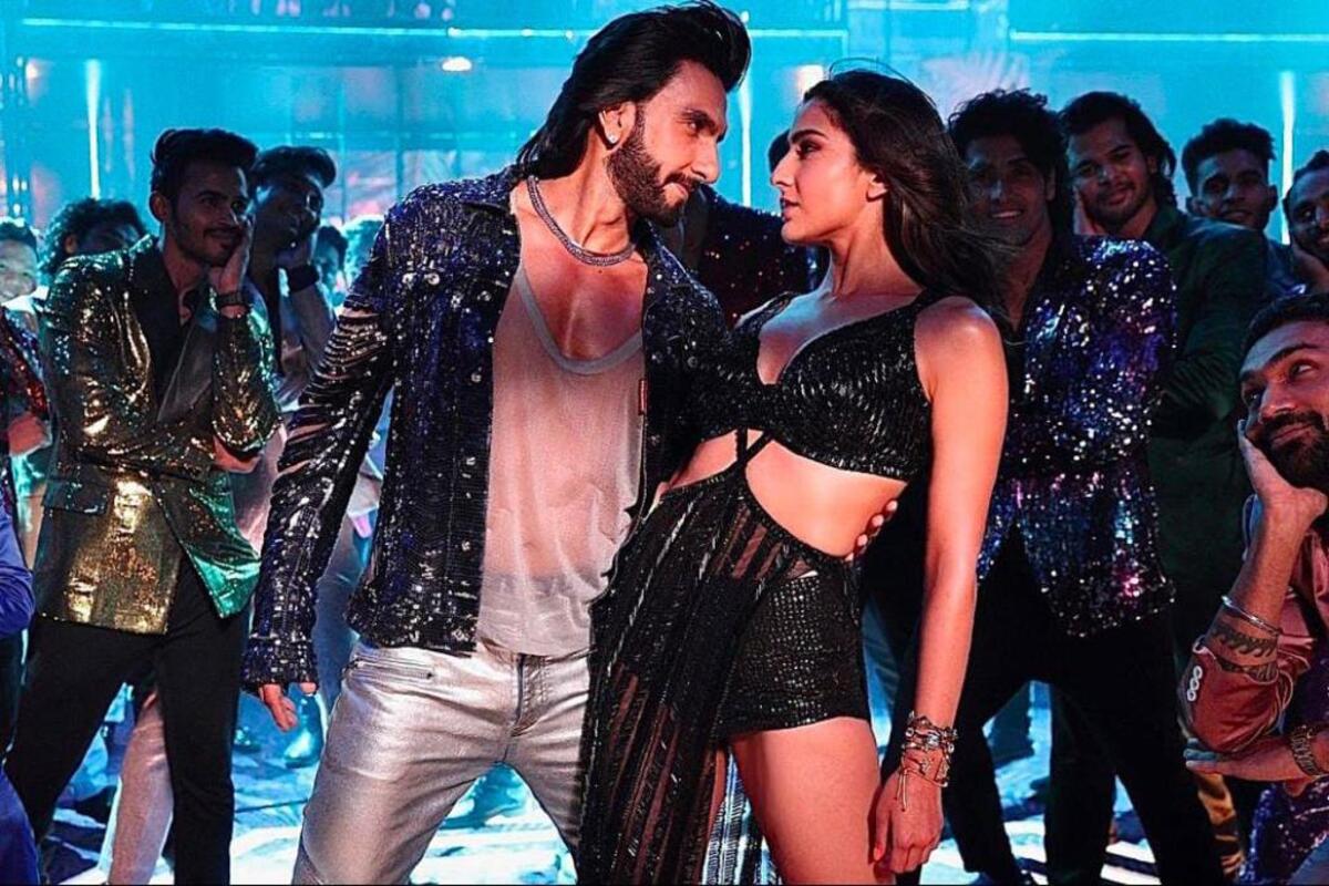 Sara Ali Khan’s chemistry with Ranveer Singh in the song ‘Heartthrob’ takes over social media!