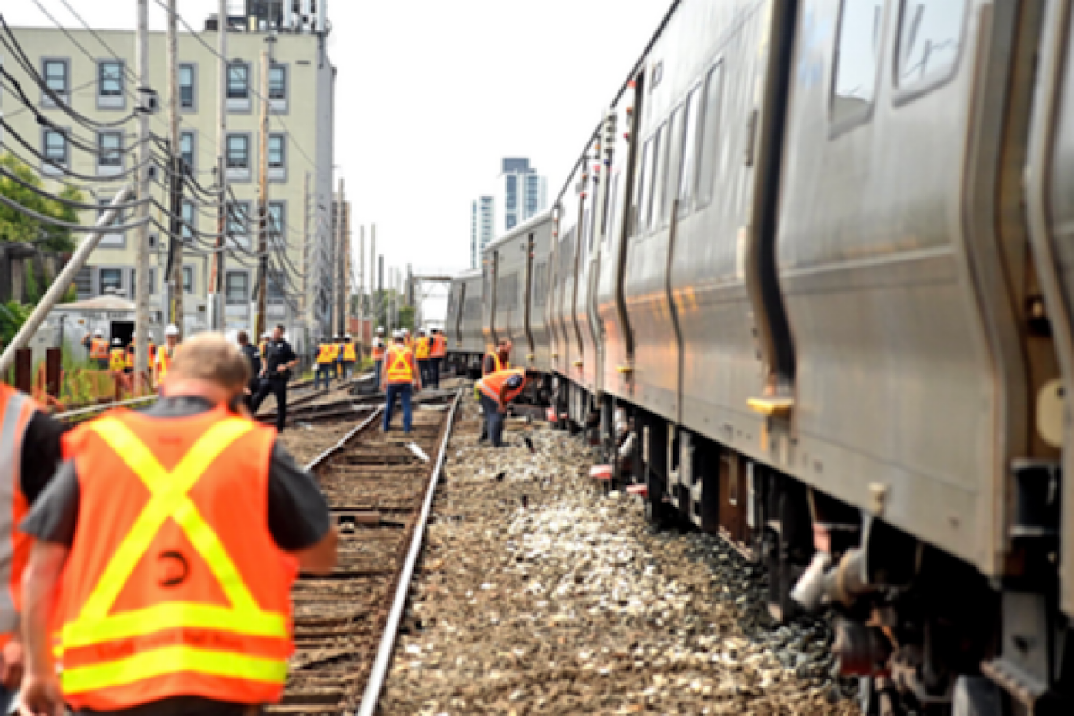 13 injured after train derails in New York City