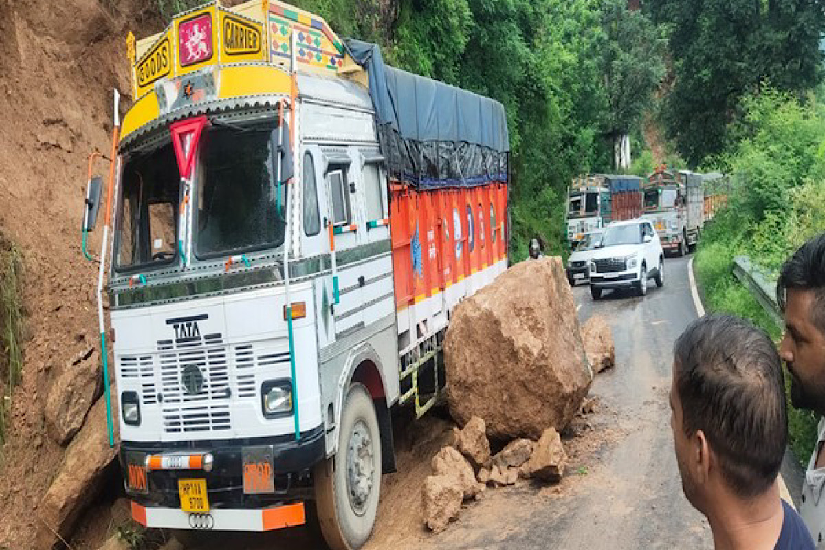Himachal police urges tourists, locals to avoid non-essential travel amid frequent landslides, rock fall