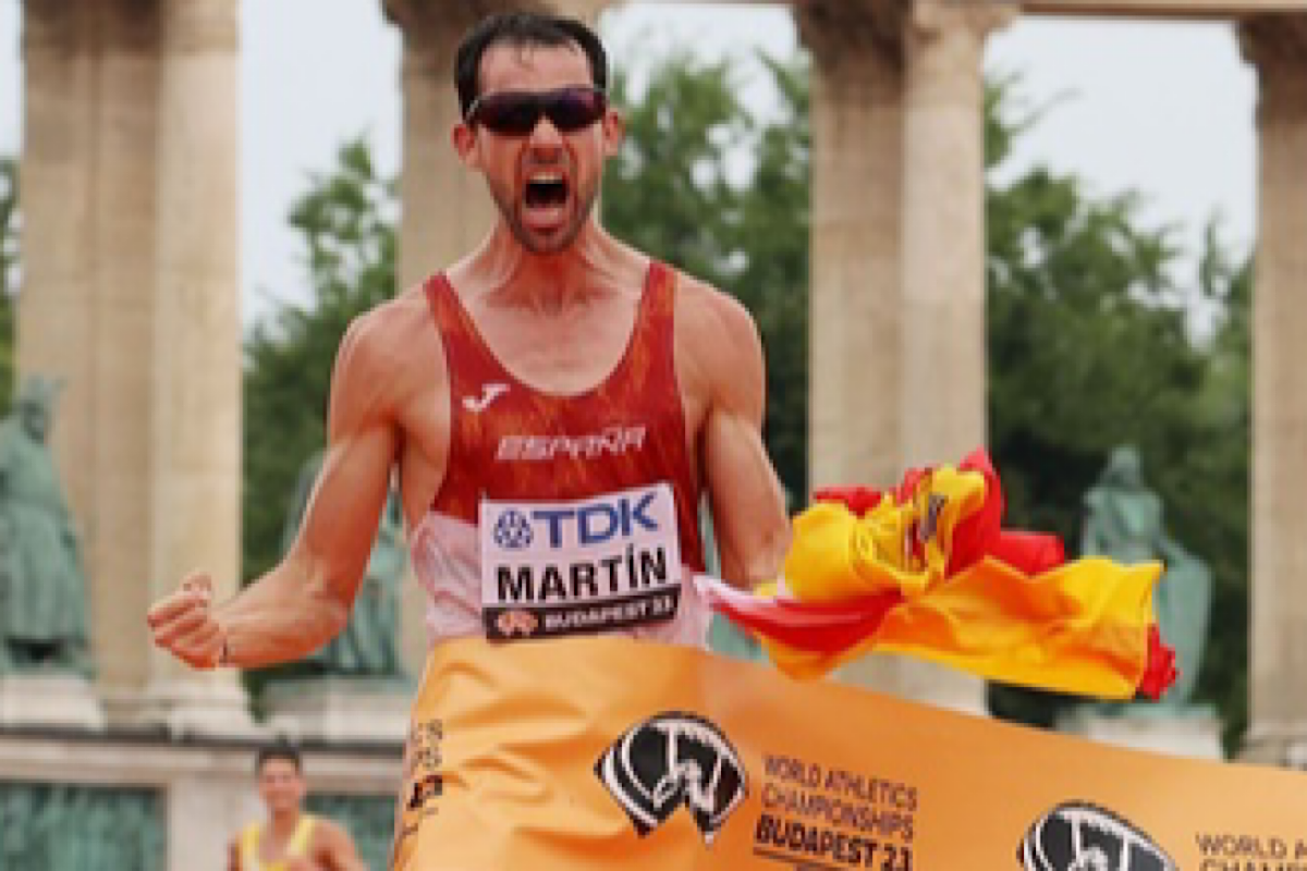 World Athletics Championships: Spanish race walker Martin wins opening gold