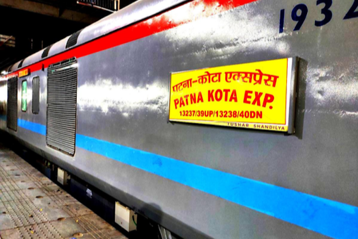 2 passengers die, 6 fall ill on board Patna-Kota Express train
