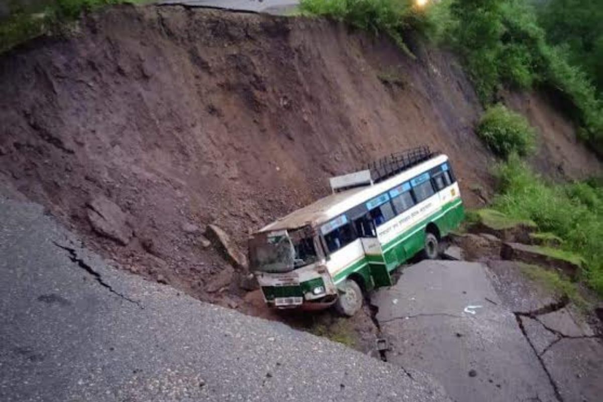 Close shave for 14 as bus slips into deep gorge in Himachal