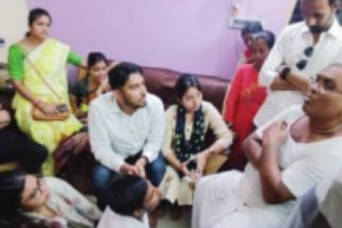 TMCP team meets Swapnadip’s parents at Ranaghat residence