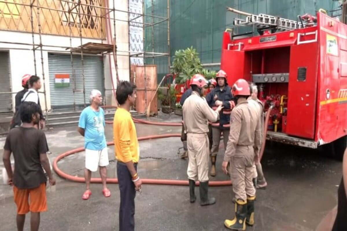 Fire breaks out in garment showroom in New Delhi’s South Extension, no casualties