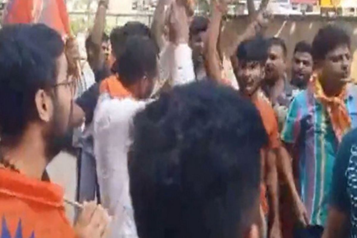 Bajrang Dal, VHP protest Haryana violence in Capital; Delhi Police beefs up security