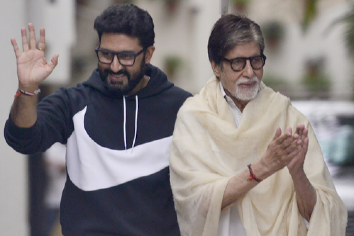 Father-son duo Amitabh, Abhishek Bachchan greet fans outside home