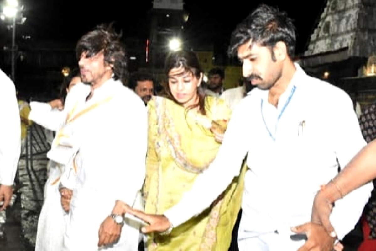 SRK visits Tirupati, Vaishno Devi ahead of Jawan release